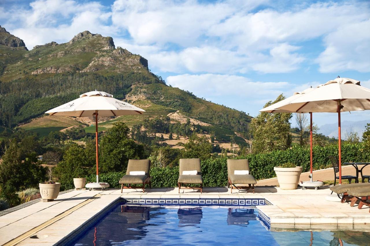 Alluvia Boutique Winery&Luxury Accommodation Stellenbosch Extérieur photo The swimming pool at the hotel