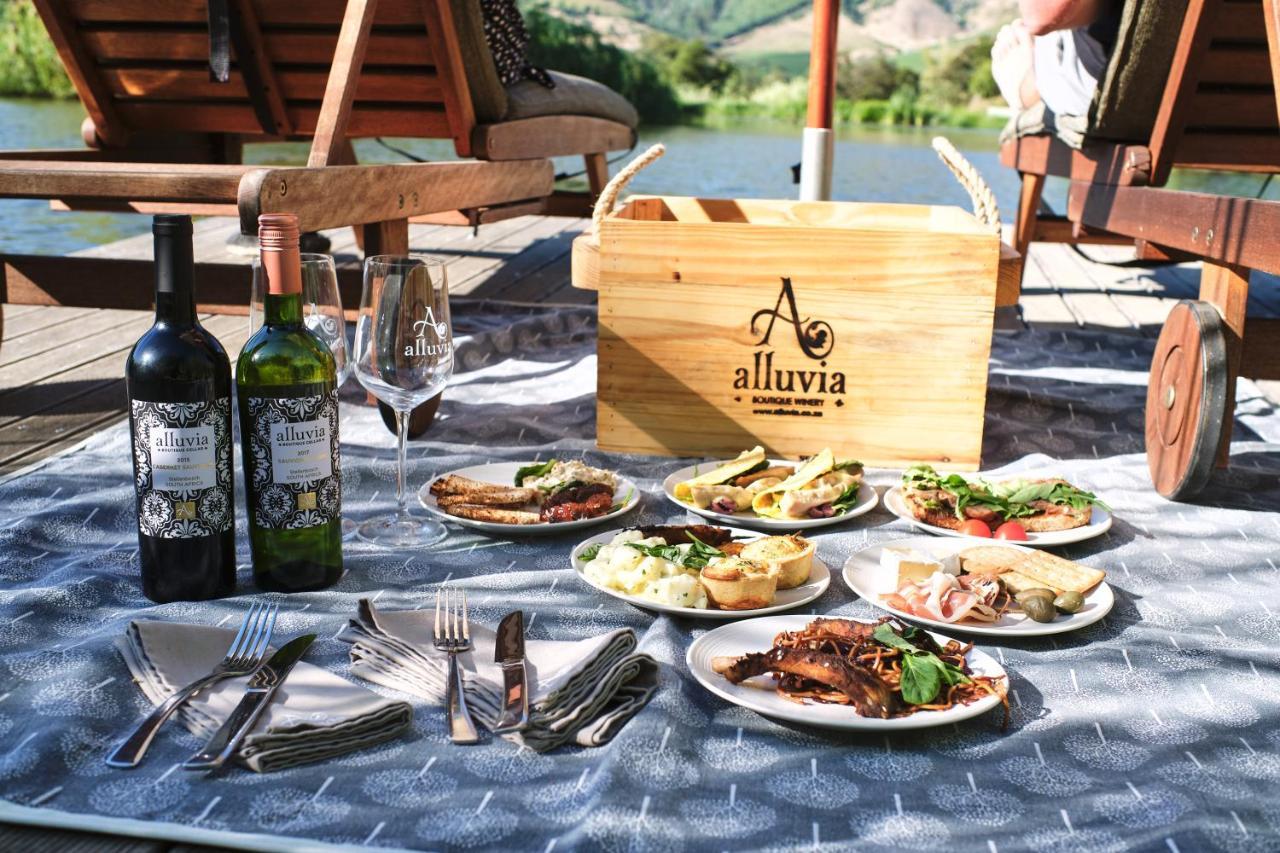 Alluvia Boutique Winery&Luxury Accommodation Stellenbosch Extérieur photo Picnic at the winery