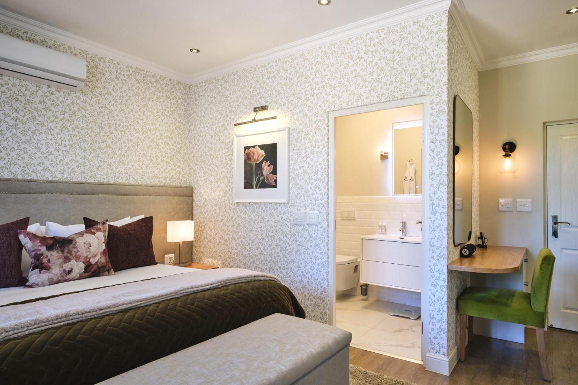 Alluvia Boutique Winery&Luxury Accommodation Stellenbosch Chambre photo A bedroom at the Cape Heritage