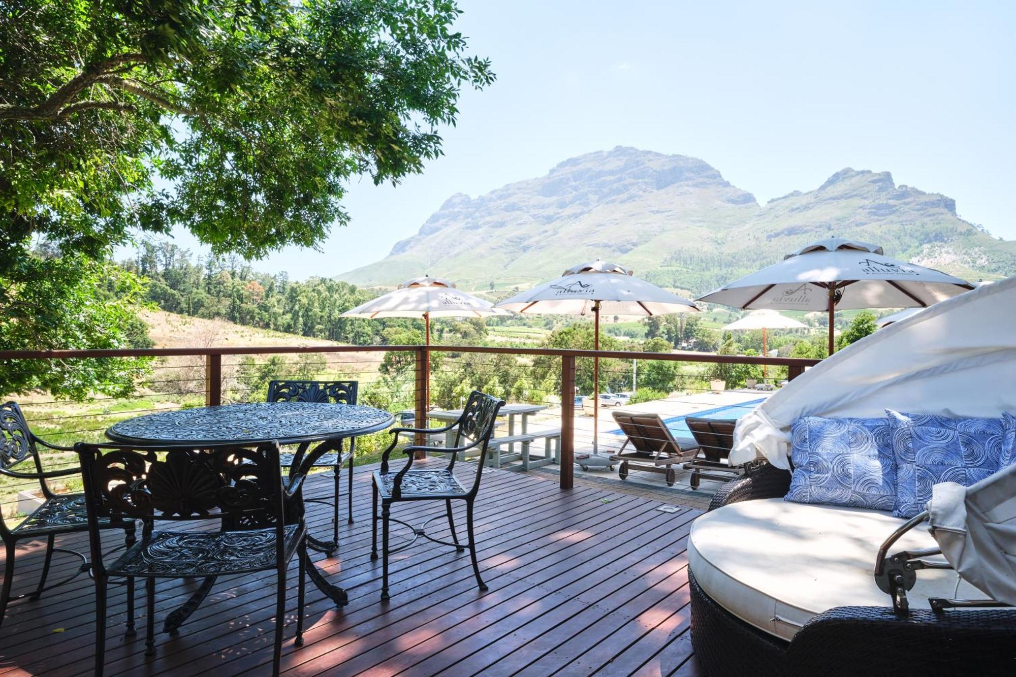 Alluvia Boutique Winery&Luxury Accommodation Stellenbosch Chambre photo View of the Hot Tub at the Spa at La Motte